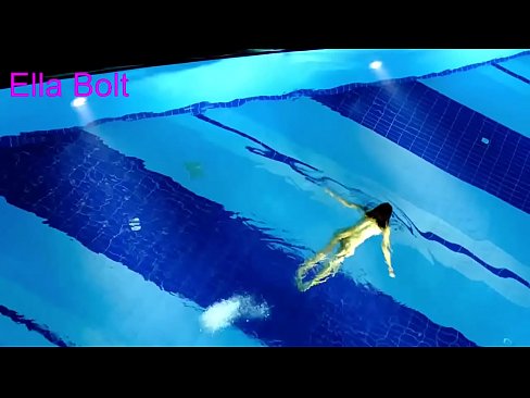 ❤️ Non podo deixar de mirar, unha moza loira que é sorprendida nadando espida na piscina do resort ELLA BOLT ❌ Só porno en % gl.nastypornpics-com.ru % ❌️