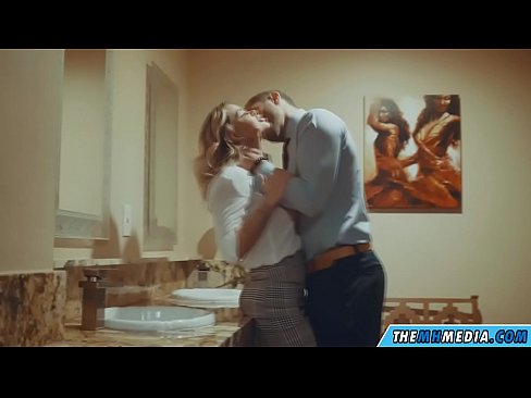 ❤️ Cando unha loura tetona seduce nun baño público ❌ Só porno en % gl.nastypornpics-com.ru % ❌️